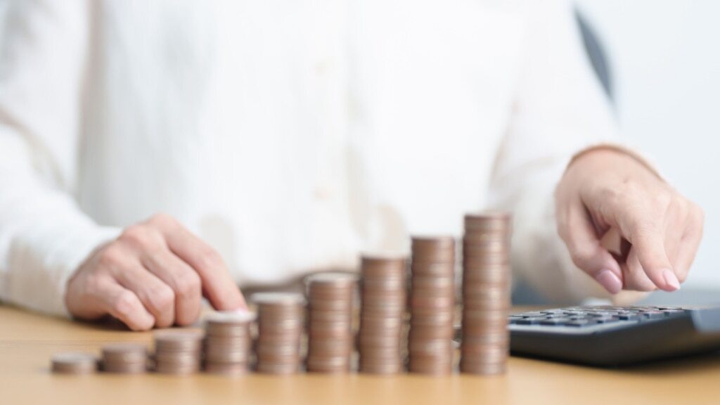 人材採用・育成の助成金が充実！中小企業向け助成金を解説【令和８年度厚生労働省予算案】 | 株式会社エフアンドエム